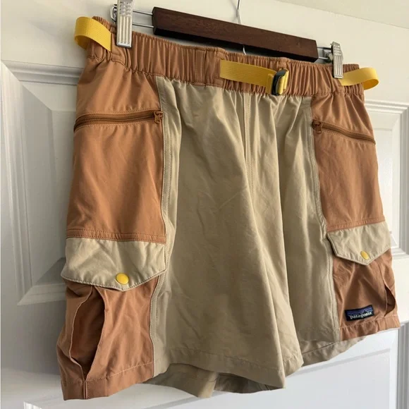 NWOT Patagonia Women's Outdoor Everyday 4" Shorts (Oar Tan) - Picture 3 of 8